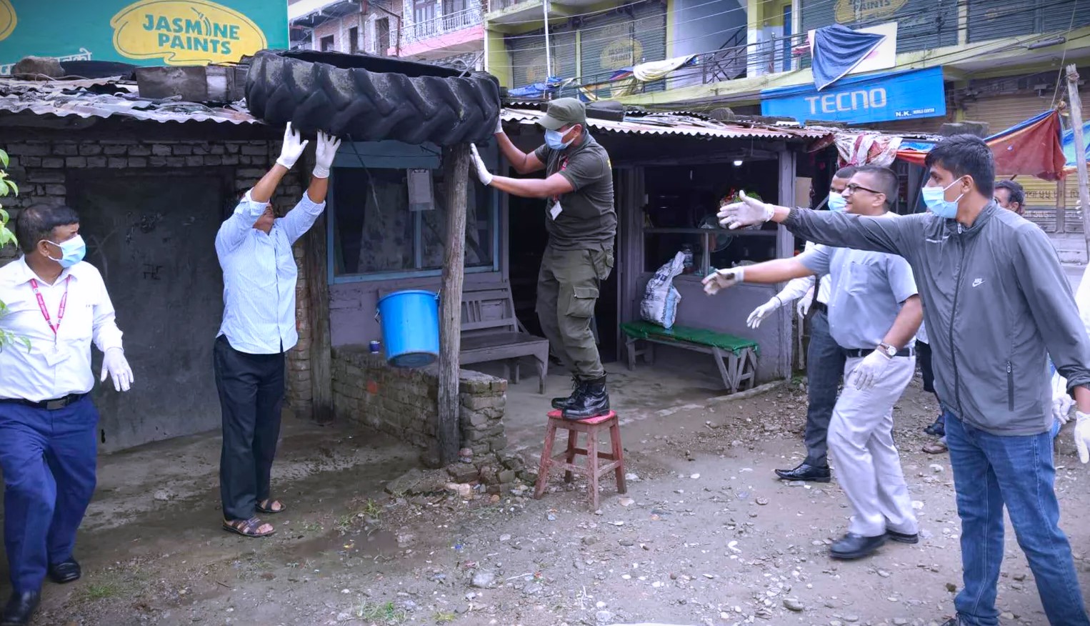 डेङ्गुबाट बच्न चितवनको खैरहनीमा ‘लार्भा खोज र नष्ट गर’ अभियान सुरु