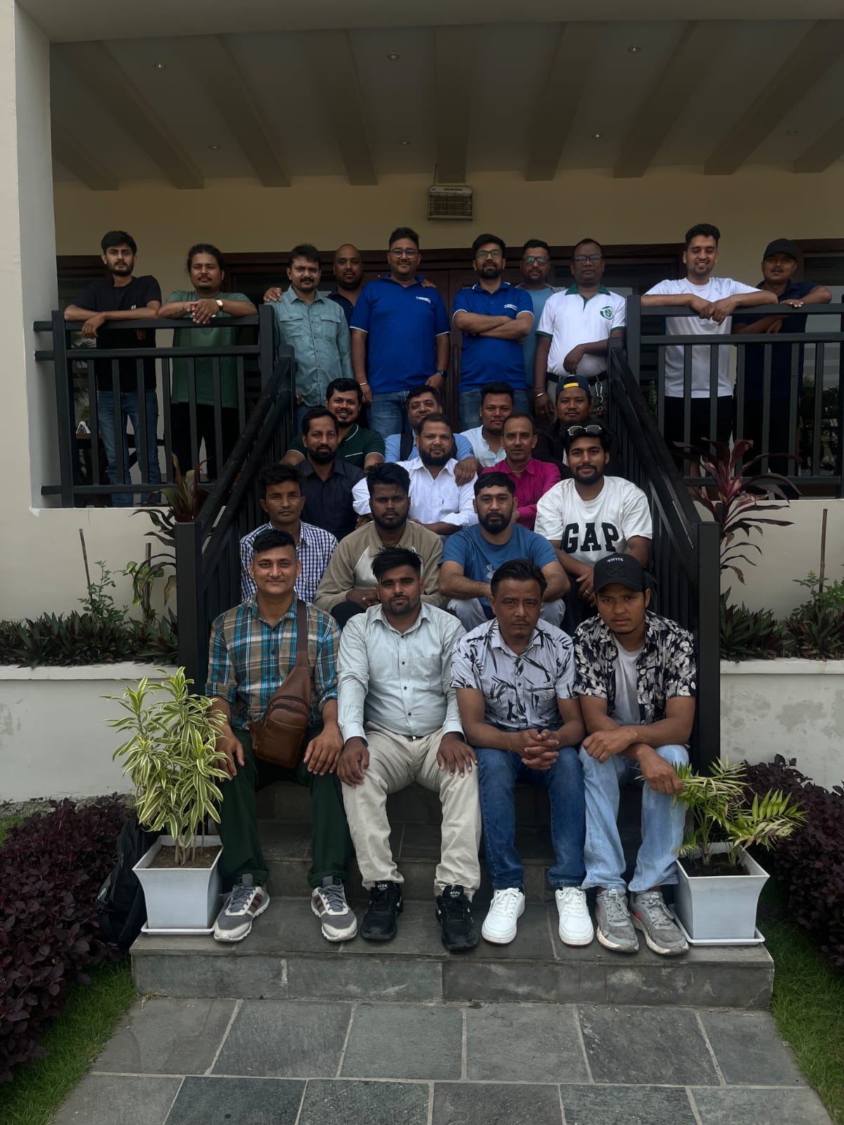 चितवनमा ब्लू स्टारको ‘टेक कनेक्ट’ सम्पन्न, प्रविधिकहरूलाई व्यावहारिक ज्ञान प्रदान